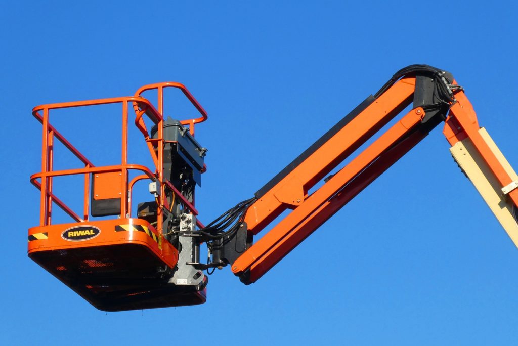 three-important-things-to-consider-for-a-perfect-cherry-picker-hire